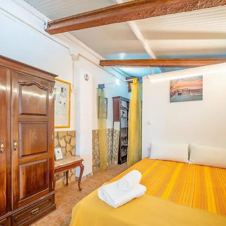 Eclectic Oasis With Poolside Charm In Arranhó